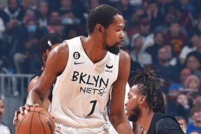 包含里程碑夜曼联完成体检，NBA季后赛集结日刷纪录，底气十足，身体对抗强度拉满的词条