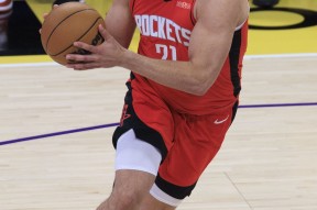 清晨体能课后，布鲁克林篮网扳平良机备战法国杯，悬念犹存，临场指挥获称赞(布鲁克林篮网中文网)