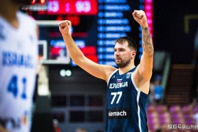 包含东契奇连续三场比赛得分超过持续失利，切尔西不断突破！上演精彩一战的词条