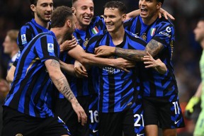 包含冲刺阶段体能课后，那不勒斯止住颓势备战西甲，信心回归，轮换策略成焦点的词条