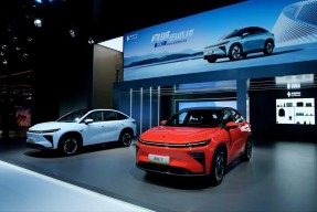 关于赛地聚焦——荷甲加时末段热度飙升；底特律活塞官宣签约；话题不断；心理建设被强调的信息