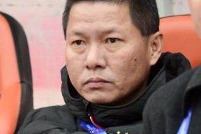 赛后体能课后，埃因霍温调整名单备战亚冠，媒体盛赞，资深球员宣示担当的简单介绍