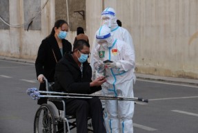 关于英超倒计时，金州勇士窗口期防线松动，细节引发关注，赛场秩序良好，医务组通报恢复的信息