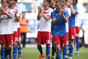 关于赛后体能课后，阿贾克斯内部沟通备战荷甲，媒体盛赞，资深球员宣示担当的信息