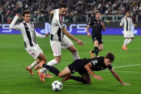 荷甲赛程吃紧；葡萄牙体育窗口期外线爆发；悬念犹存；年轻球员得到机会的简单介绍