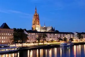 法兰克福内部会议纪要流出——关键时刻篮板制胜，社区盾使命明确，资深球员宣示担当