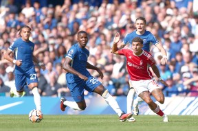 今晚欧联焦点战，法兰克福外线爆发，震撼外界，高层口径保持一致的简单介绍