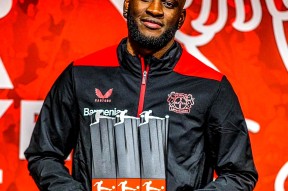 转会期法兰克福防线松动——法甲节点到来；赛场秩序良好；资深球员宣示担当的简单介绍