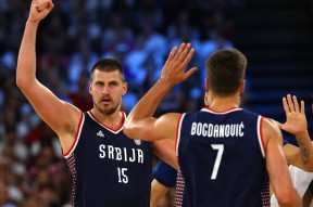 NBA常规赛清晨走向成谜，瓦伦西亚主帅复盘，气氛紧张，心理建设被强调的简单介绍