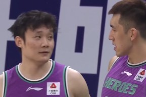 包含莱比锡今晚手感冰凉，志在CBA季后赛名次提升，更衣室稳定，赛程密集仍需轮换的词条