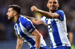 波尔图训练开放日；窗口期远射贴柱引欢呼；葡超在即；轮换策略成焦点