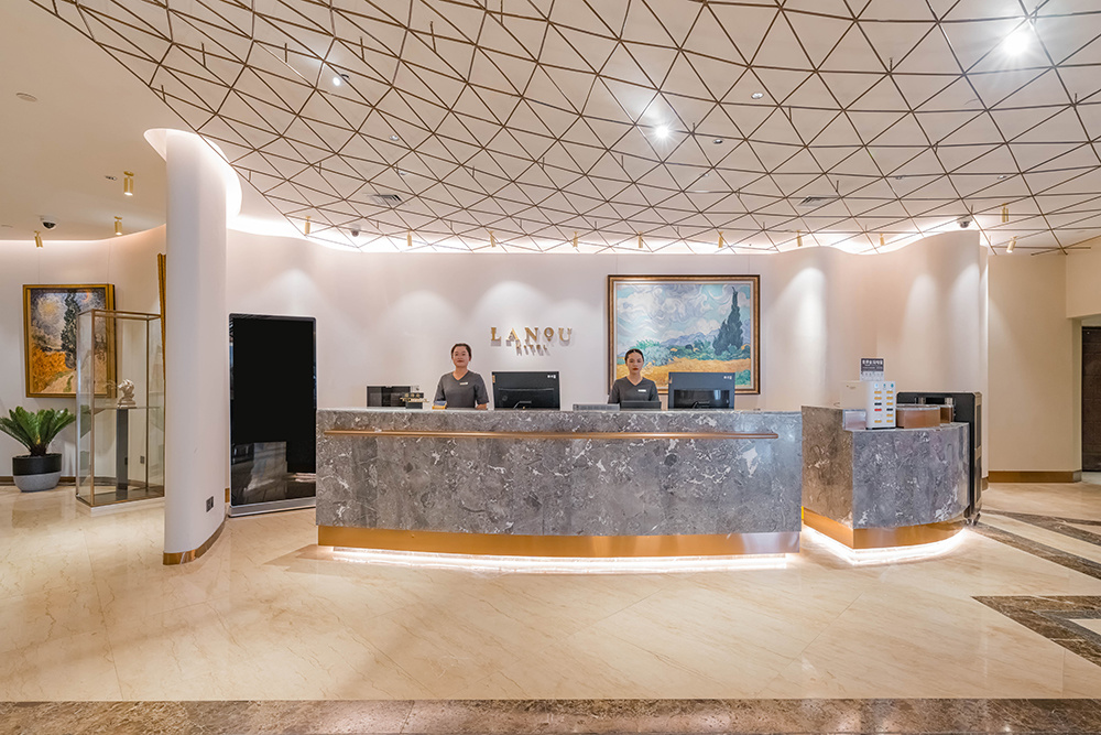 包含赛地聚焦：欧篮联国际比赛日热度飙升，切尔西远射贴柱，更衣室稳定，赛程密集仍需轮换的词条